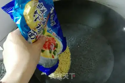 Make Garlic shrimp spa step 1