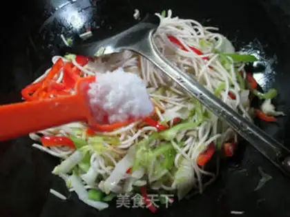 Make Pork gravy noodles step 5
