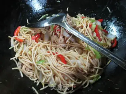 Make Pork gravy noodles step 6
