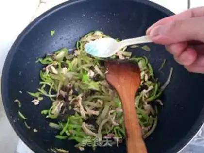 Make Cream peppers and fried meat step 19