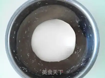 Make Frozen pork buns step 1