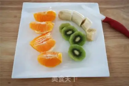 Make Pony-kid orange banana juice step 1