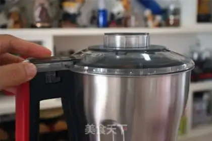 Make Pony-kid orange banana juice step 3