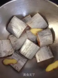 Make Red-fried fish step 1