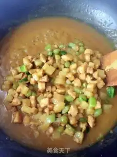 Make Curry chicken and potatoes step 3
