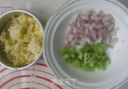 Make Shrimp mini pizza step 4