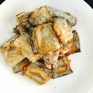 Make Sugar vinegar with fish step 1