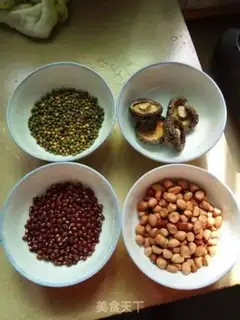 Make Five grains of salt meat step 1