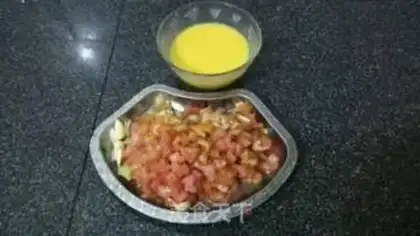Make Tomato fried eggs step 0