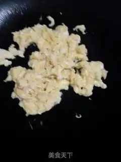 Make Eggs and tomato noodles step 1