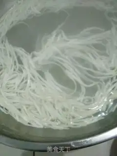 Make Eggs and tomato noodles step 3