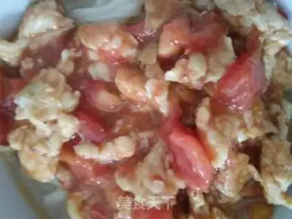 Make Eggs and tomato noodles step 4