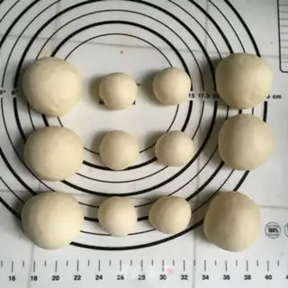 Make Lion bread step 2