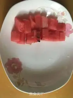 Make The berries of red nuts step 1