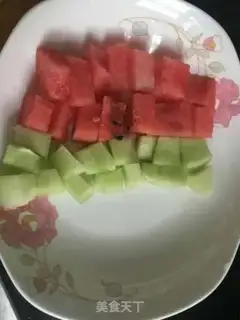 Make The berries of red nuts step 3