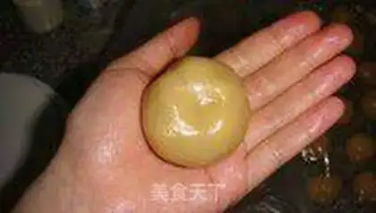 Make The egg yolk mooncake step 9