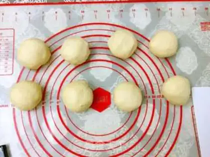 Make Onion cake step 3