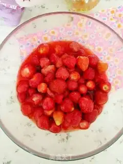 Make Big strawberries jam step 2