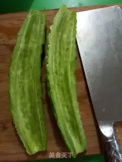 Make Mother of God mixed with bitter melons step 1