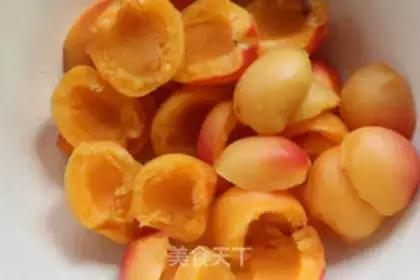 Make Apricot tea step 1
