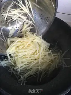 Make Spicy potatoes step 1