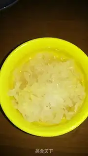Make Potato egg silver ear soup step 2