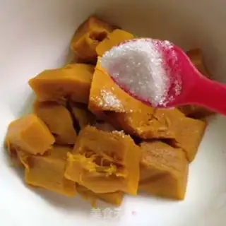 Make Pumpkin honey cake step 1