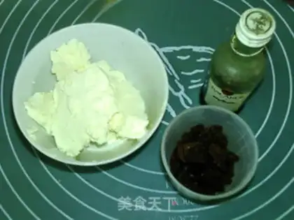 Make Chestnut caterpillar bread step 7