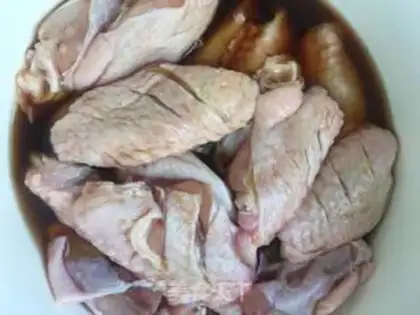 Make Jelly chicken wings step 1