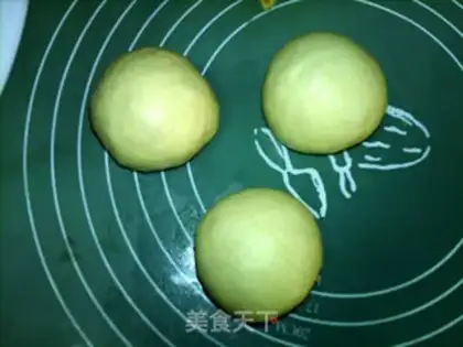 Make Chestnut caterpillar bread step 13