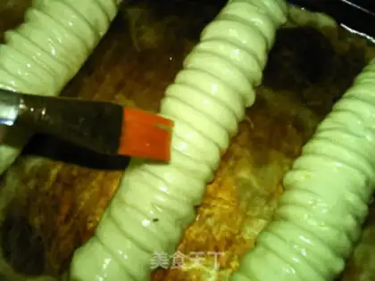 Make Chestnut caterpillar bread step 19