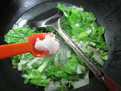 Make Powdered with salty cabbage step 4
