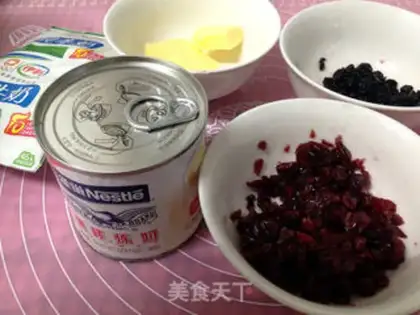 Make Double-berries milk hand tore step 0