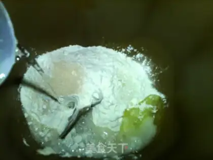 Make Cranberry cheese bread step 1
