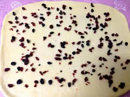 Make Double-berries milk hand tore step 11