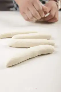 Make German alkaline bread step 4