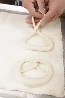 Make German alkaline bread step 6
