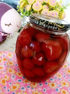 Make Strawberry cans step 8