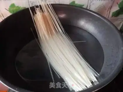 Make Duck rice powder step 1