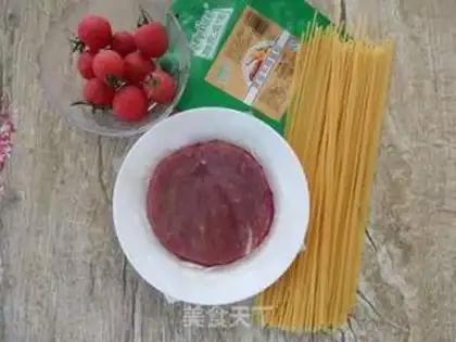 Make Black pepper steak noodles step 0