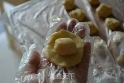 Make Lotus souffle step 10