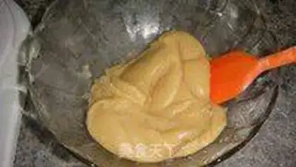 Make The egg yolk mooncake step 2