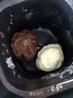 Make Double-coloured buns step 1