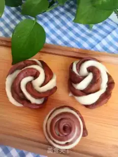 Make Double-coloured buns step 9