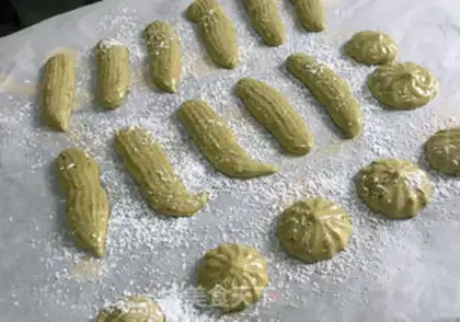 Make Finger crackers step 0