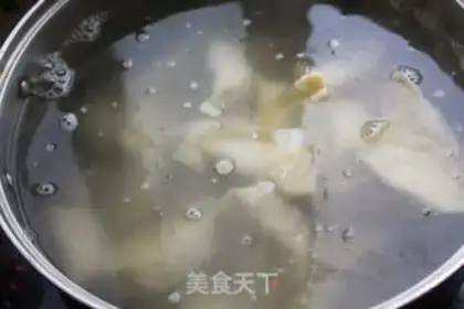 Make Four seasons of bean pork dumplings step 10