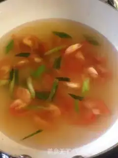 Make Tomato egg soup step 2