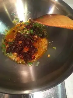 Make Spicy clams step 5