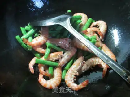 Make Plum-cracked shrimp step 4