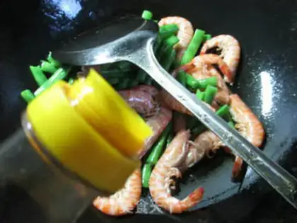 Make Plum-cracked shrimp step 5